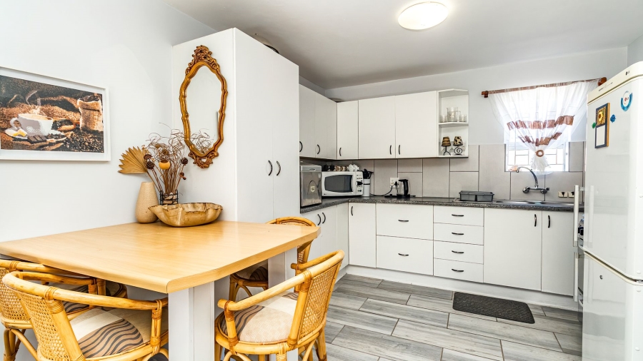 2 Bedroom Property for Sale in Hartenbos Central Western Cape